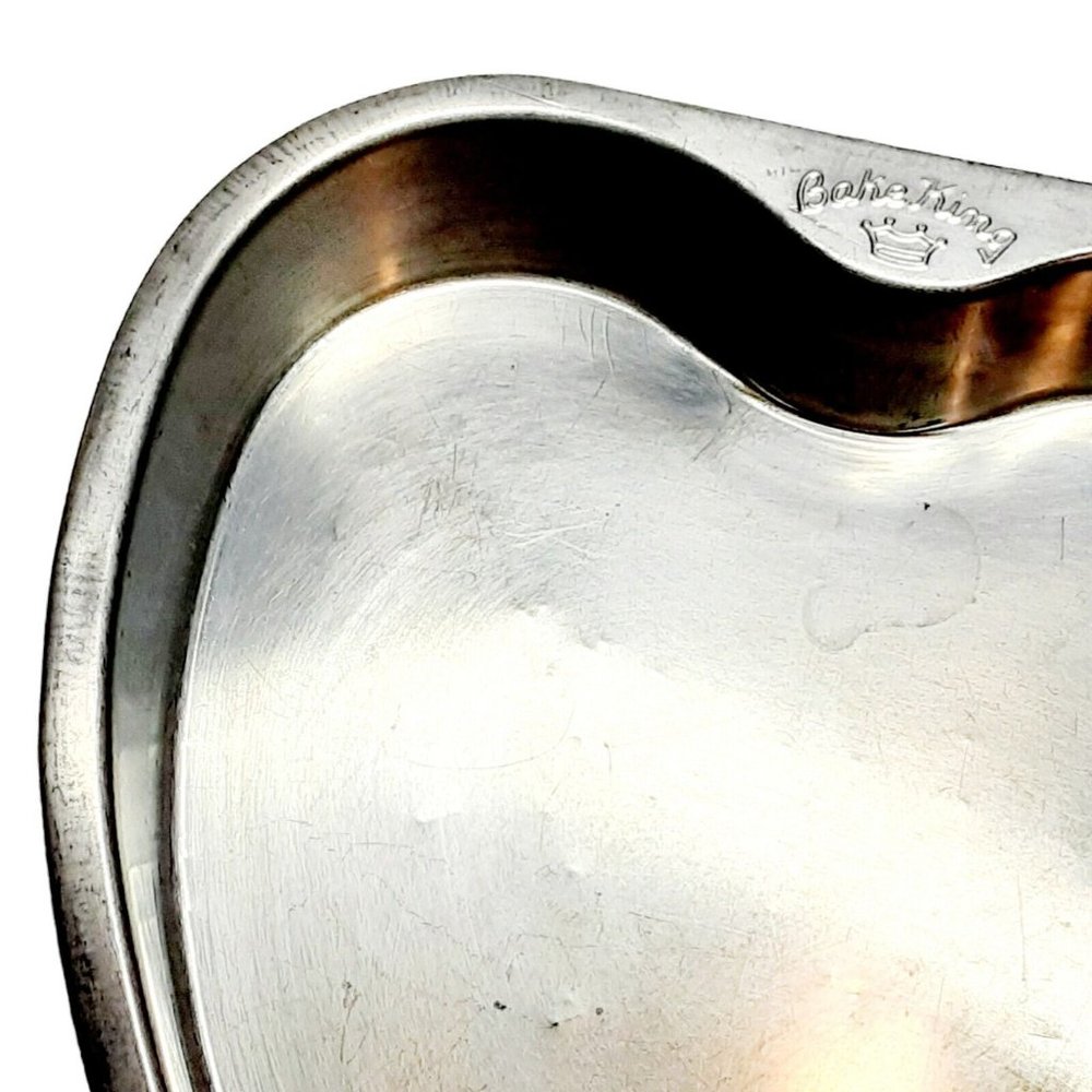 Heart Shaped Cake Pan Bake King Vintage Aluminum Valentine Decor Photo Prop - Picture 4 of 8